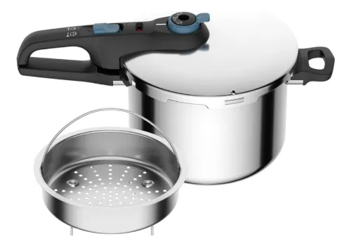 Panela de pressão em inox com cabo preto grande e escorredor de legumes