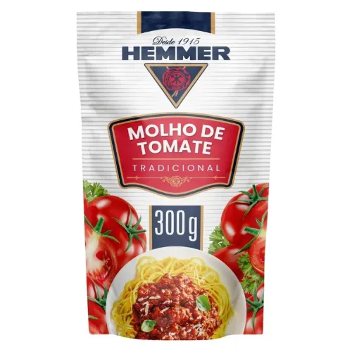 Sachê de molho de tomate com rótulo branco